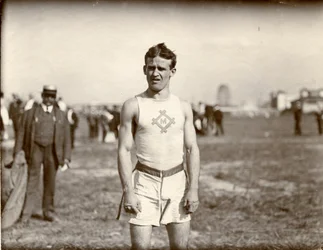 Olimpiadas de 1904 - Archie Hahn, Milwaukee Athletic Club, ganador de los 100 metros lisos